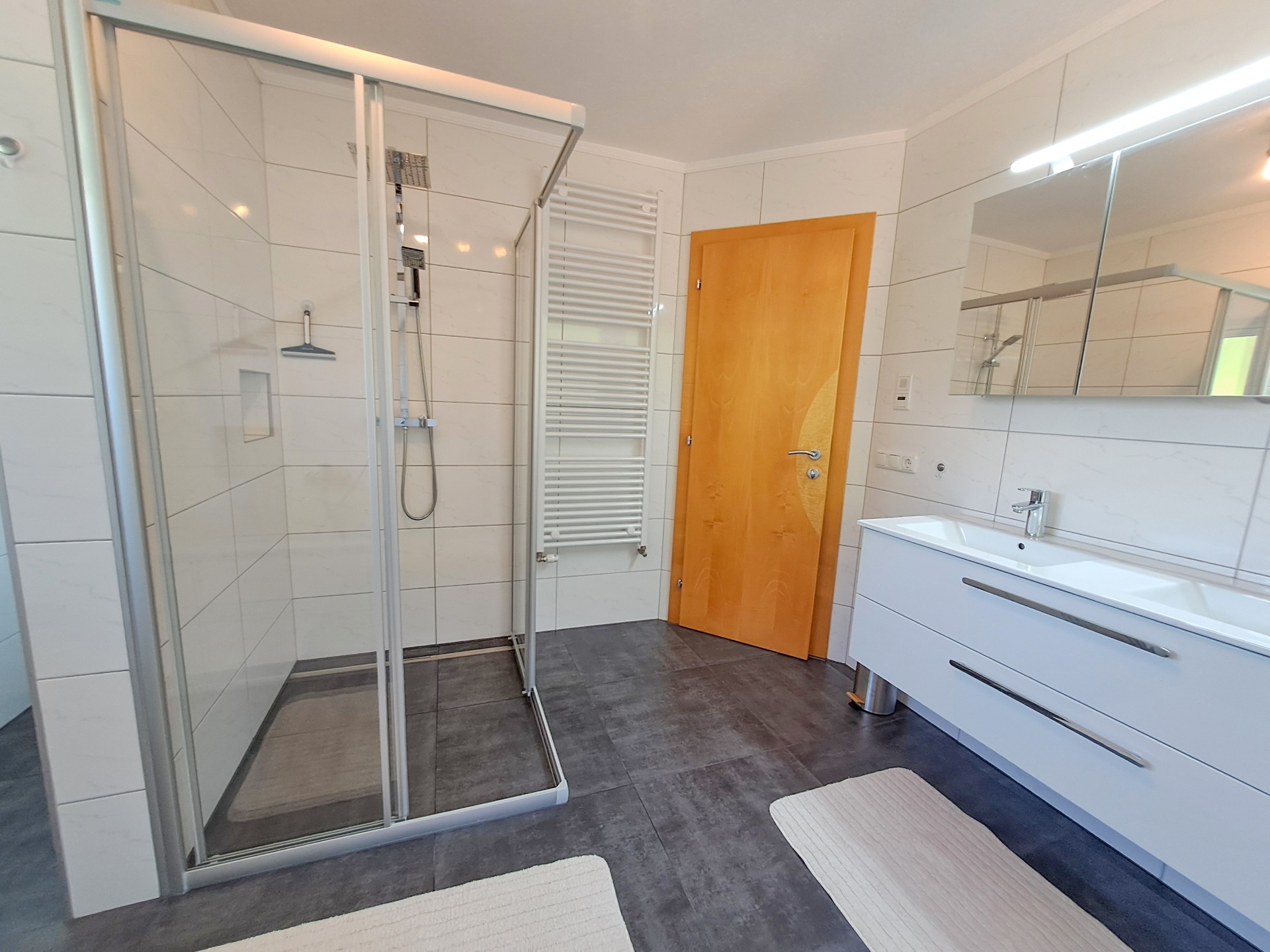 Wohnung Seeblick Ferienwohnung Sonnseitn Badezimmer