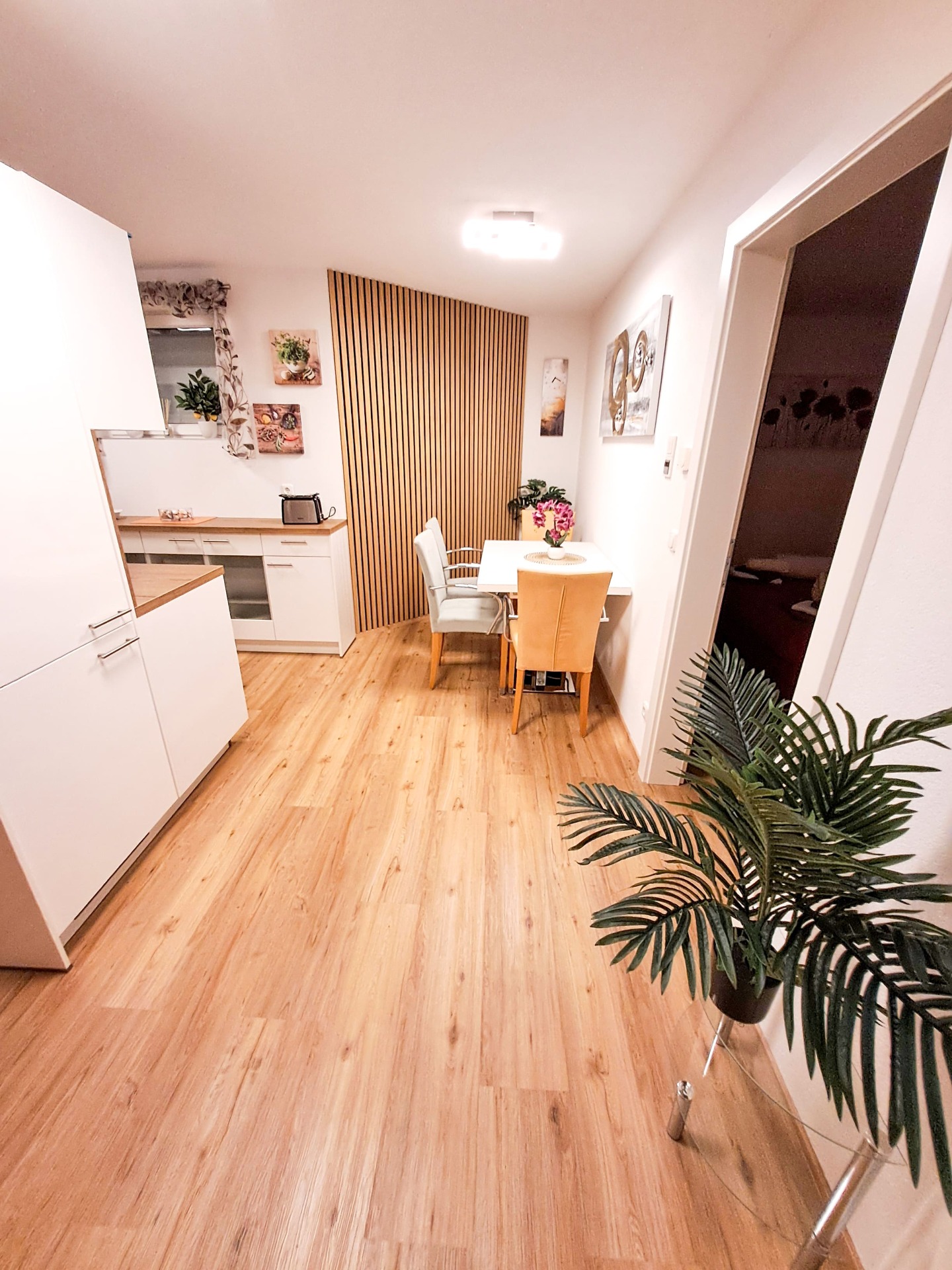 ​​Ferienwohnung Bergwelt  Küche mit Essbereich